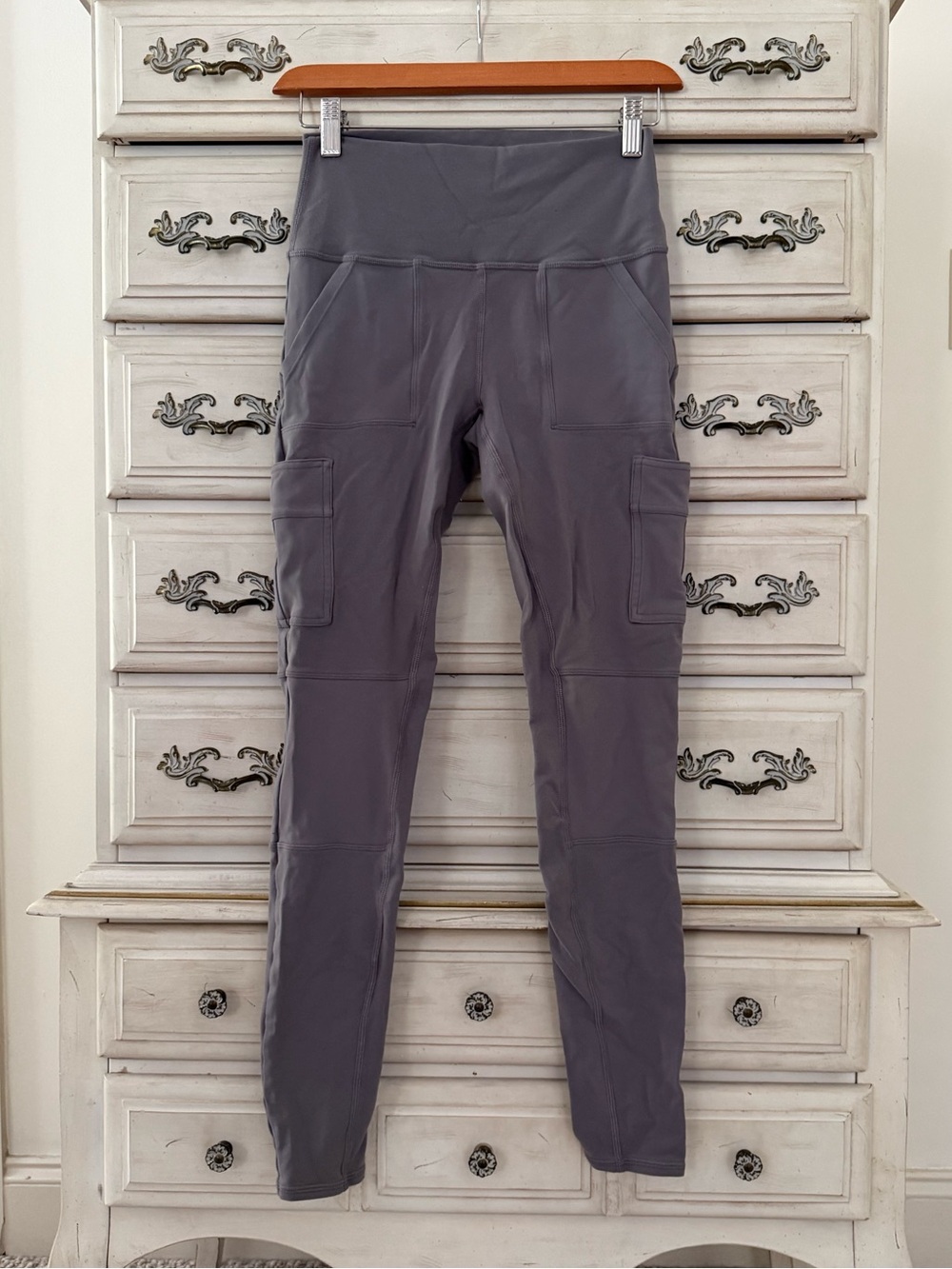 ALO Yoga Gray Cargo Leggings